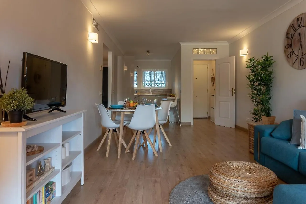 Oasis Apartment Marbella 0*,  Spain