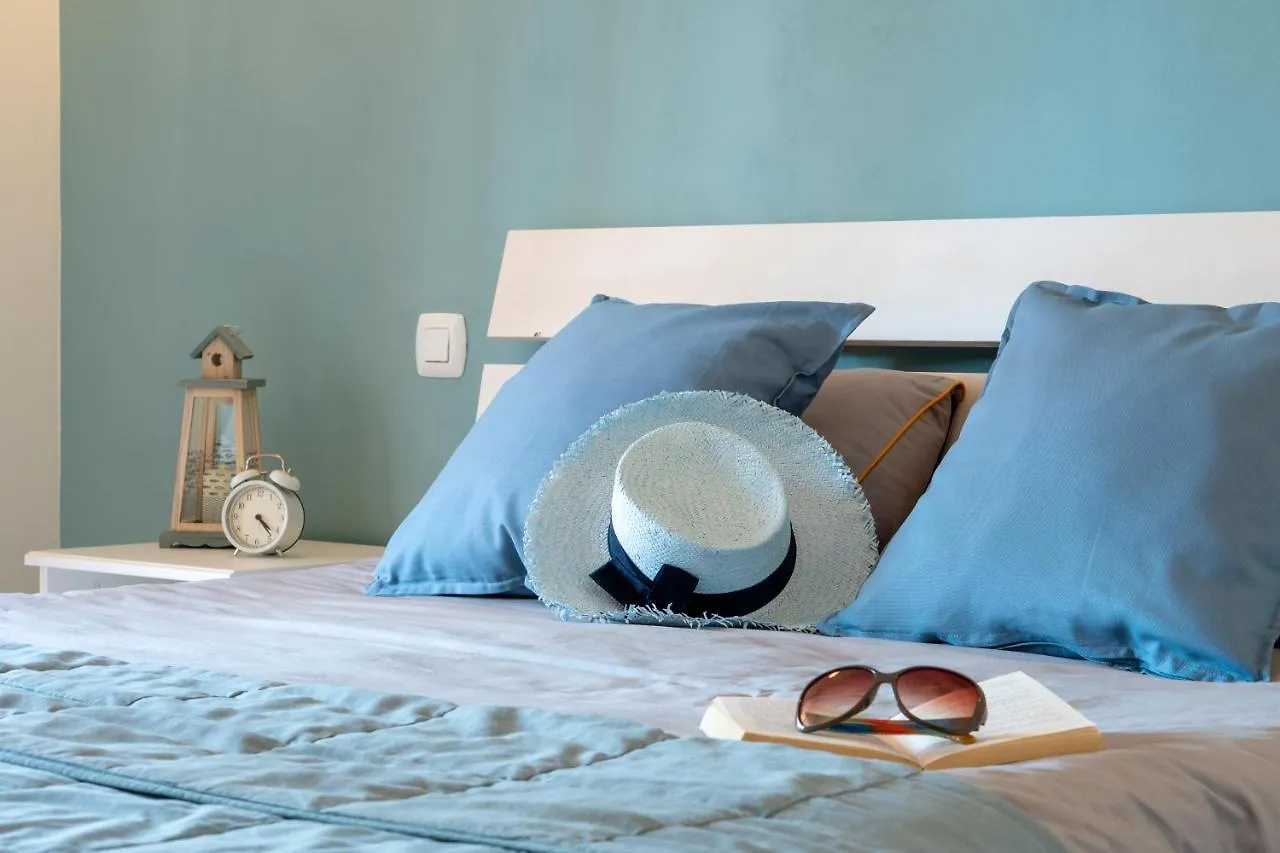 Oasis Apartment Marbella 0*,  Spain